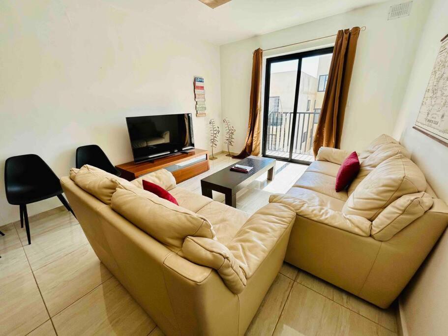 Duplex Whiskey Home 200M Away From The Sea And The Square St. Paul's Bay Dış mekan fotoğraf
