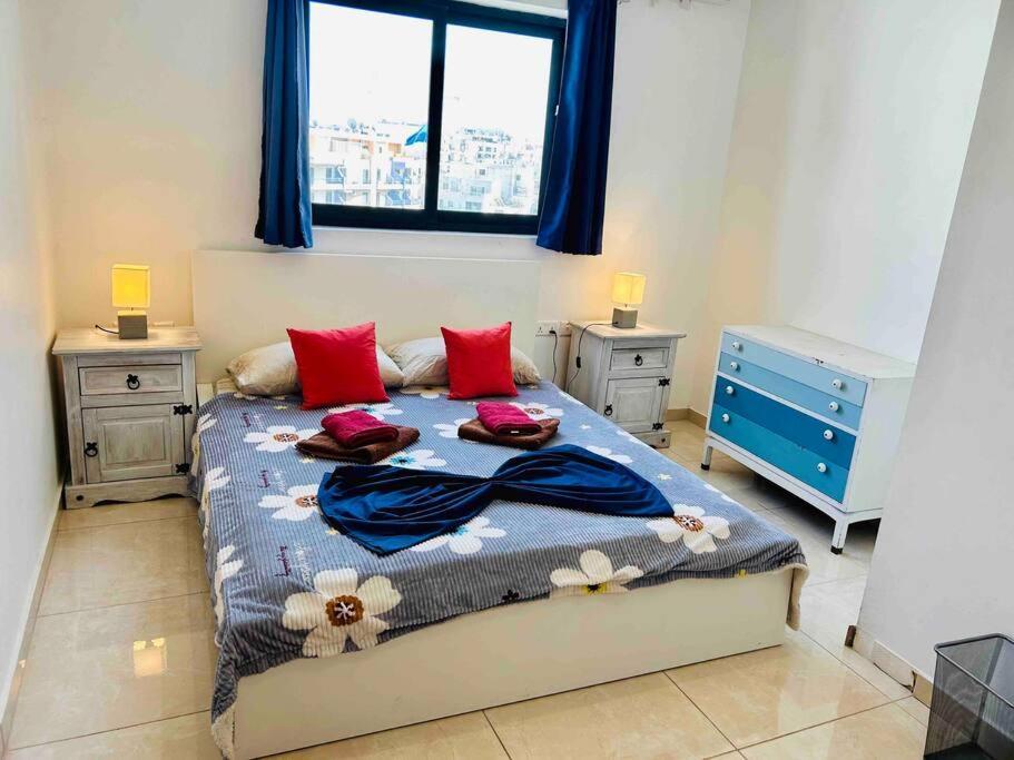 Duplex Whiskey Home 200M Away From The Sea And The Square St. Paul's Bay Dış mekan fotoğraf